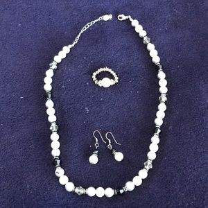 Necklace w/matching earrings and ring
